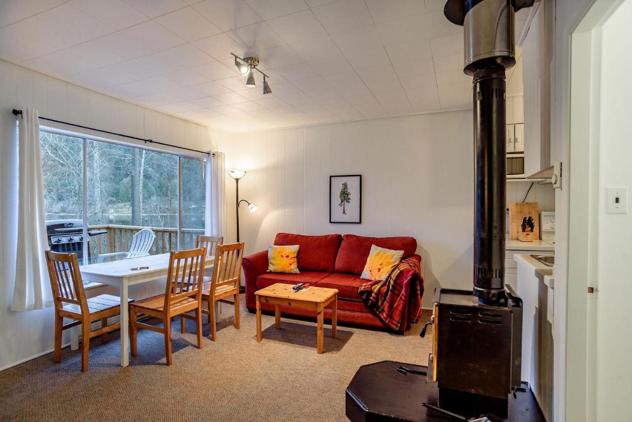Green Acres Lakeside Resort Salt Spring Island Ganges Eksteriør billede