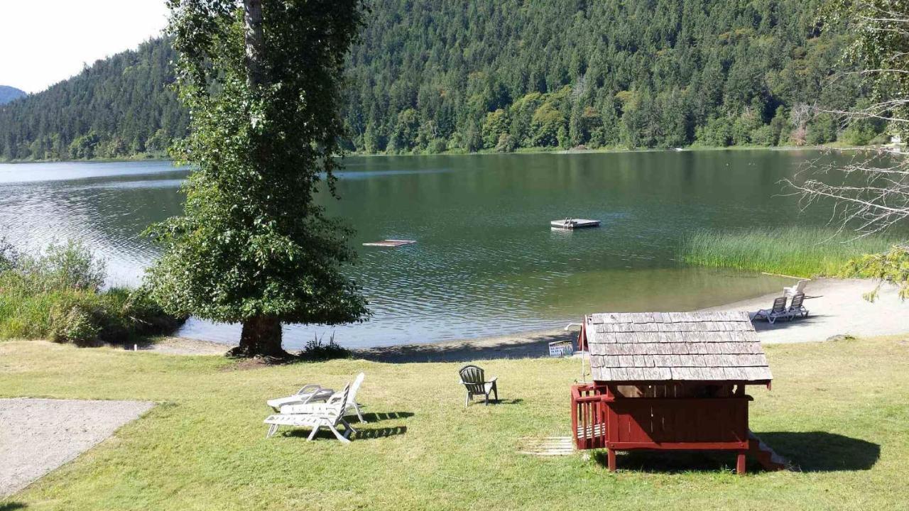 Green Acres Lakeside Resort Salt Spring Island Ganges Eksteriør billede